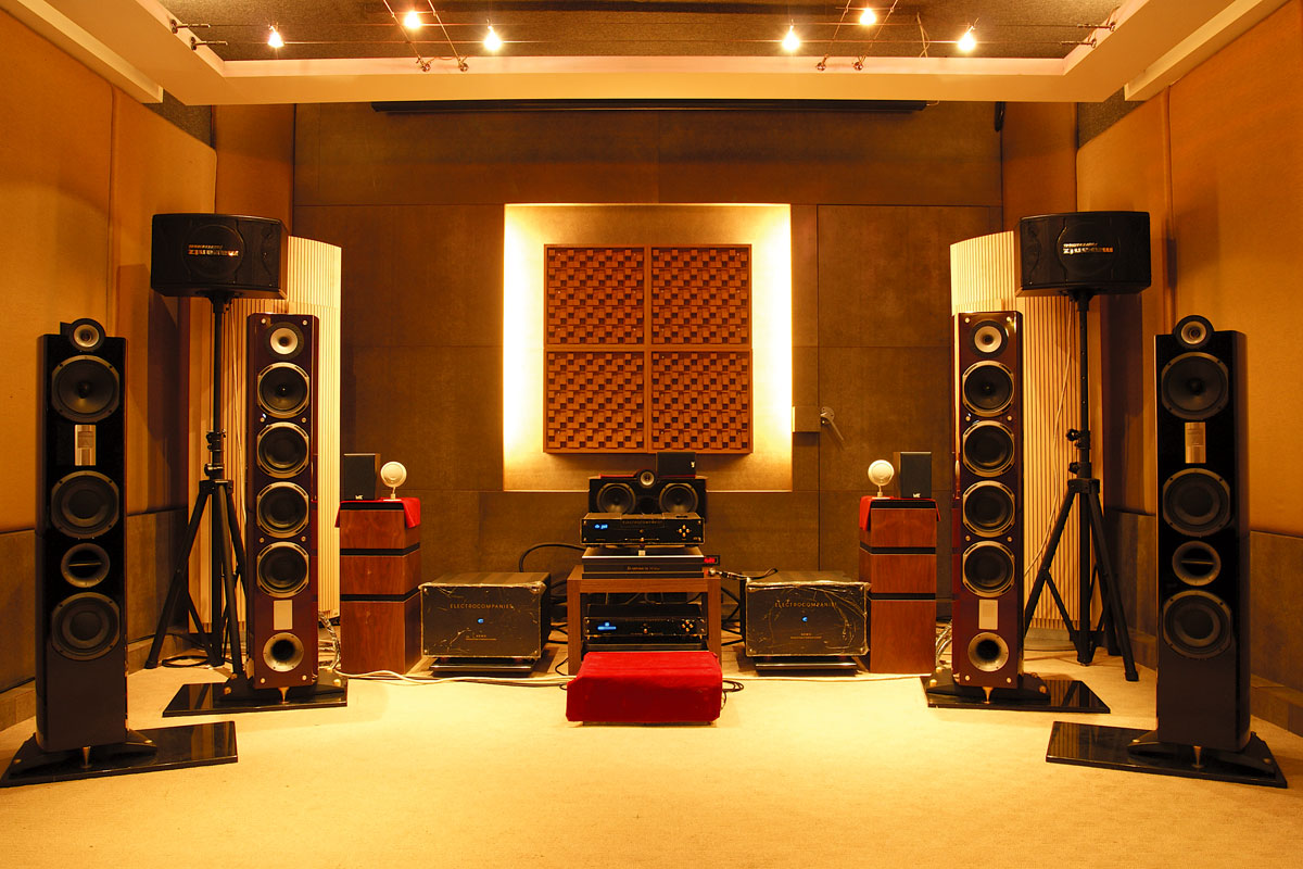 triangle signature series chinh hang