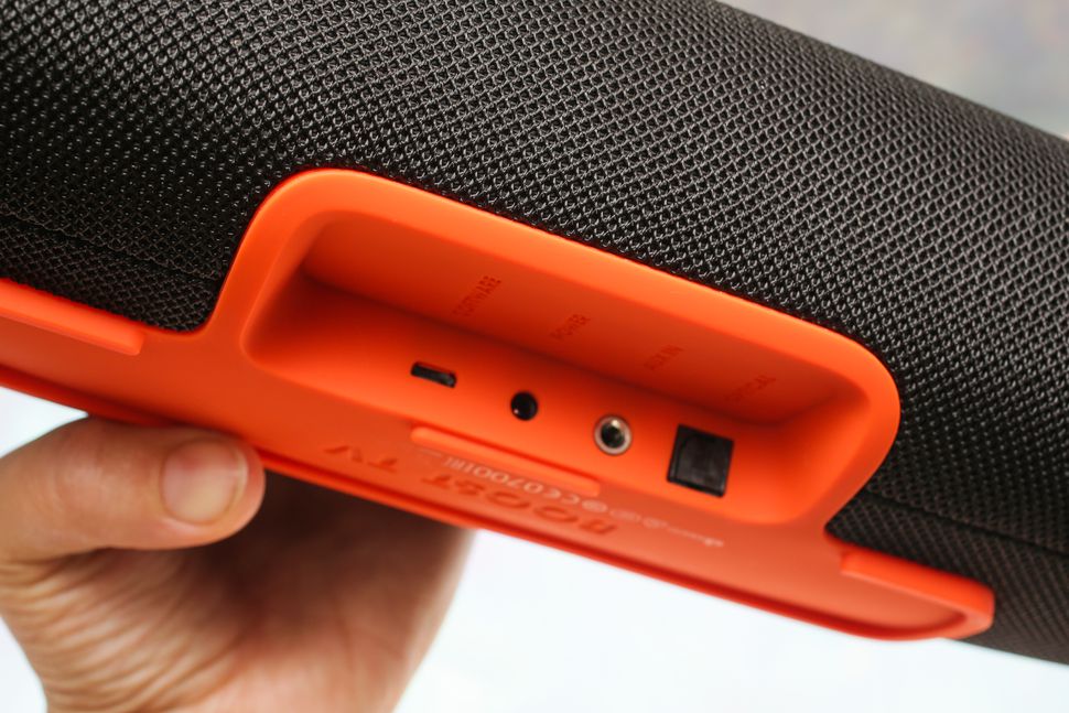 dong loa soundbar JBL Boost TV tot