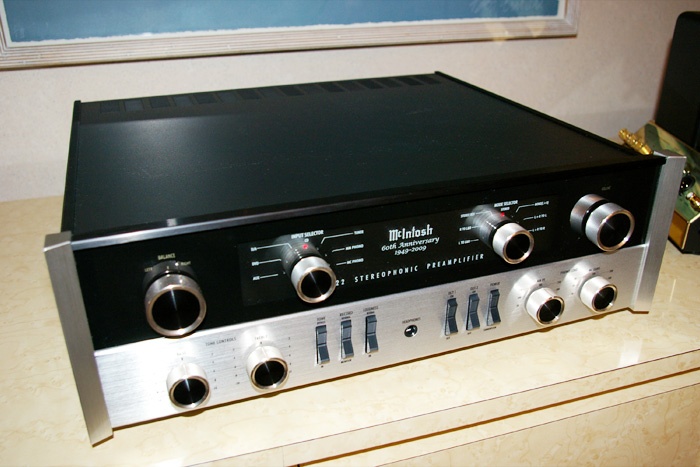 Pre ampli McInTosh C22