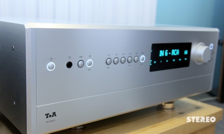 Ampli tich hop PA 2500 R tot