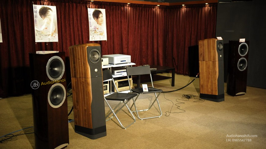 Loa Chario Academy Sovran hay