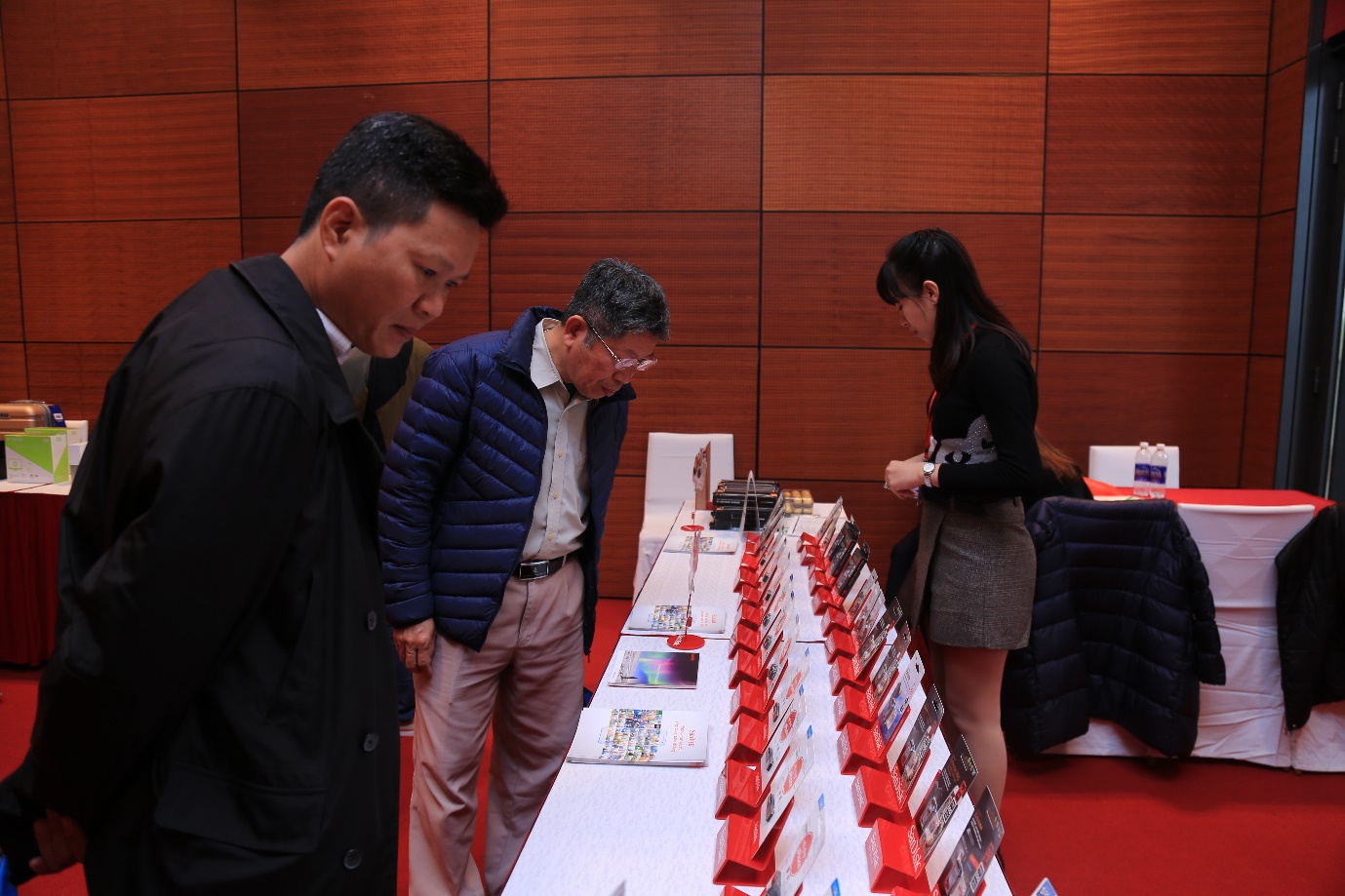 khai mac AV Show 2017 lan thu 13 tai Ha Noi