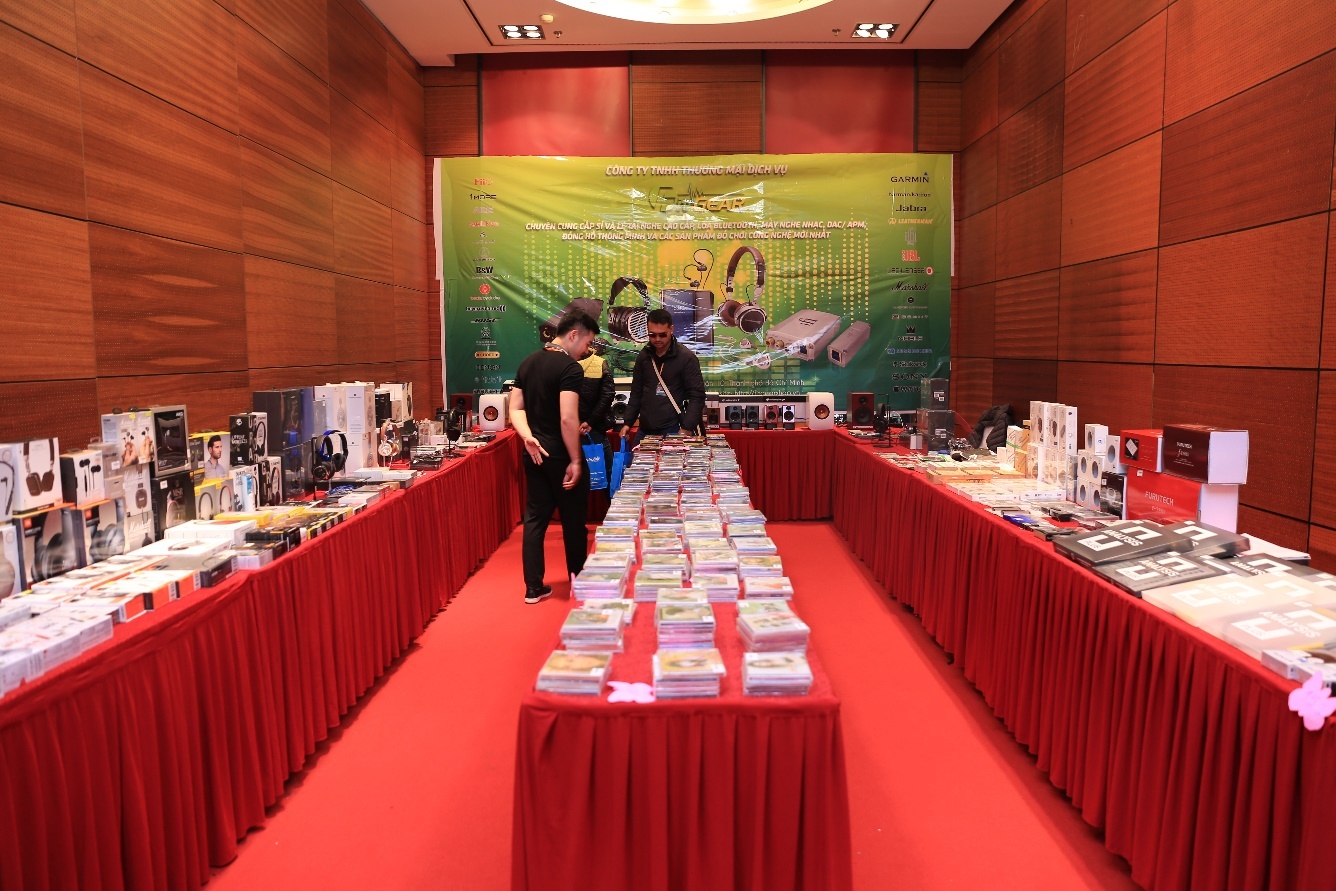 khai mac trien lam nghe nhin Viet Nam 2017