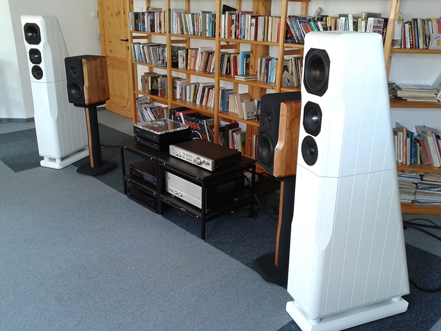 Loa Chario Ursa Major chat