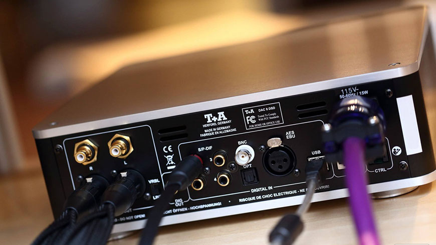 bo giải mã T+A DAC 8 DSD mat sau