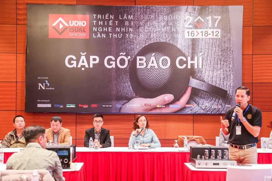 trien lam AV Show lan thu 13