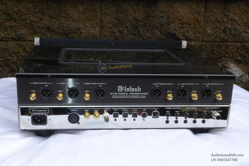 mat sau Pre ampli McIntosh D1100