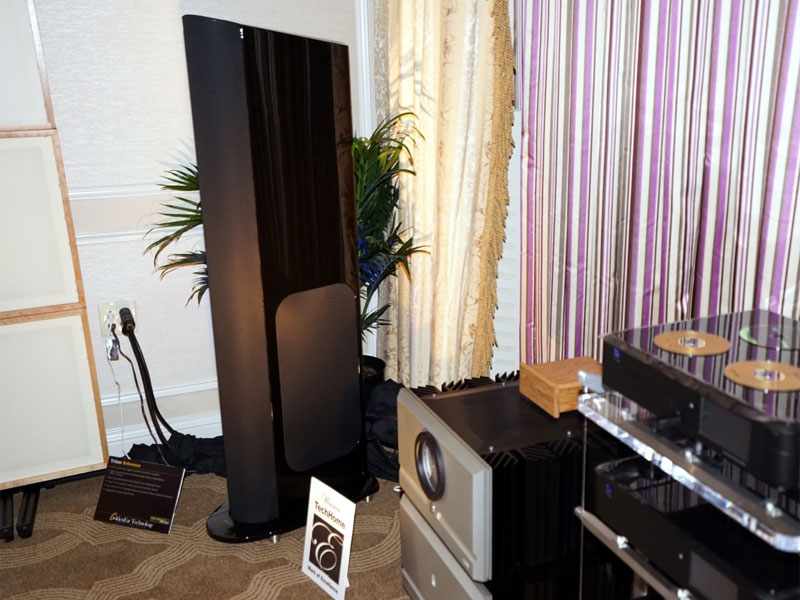 Loa GoldenEar Technology Triton Reference chat