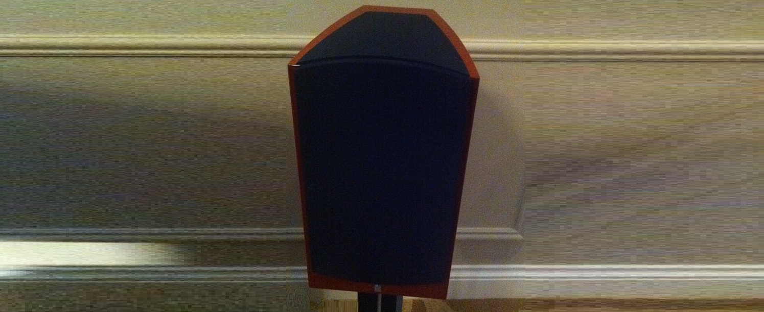 Loa Revel Performa3 M106 thiet ke nho gon