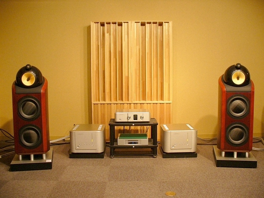  Power ampli Luxman B-1000F trong bo dan