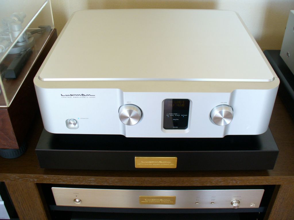 Pre ampli Luxman C-1000F tot