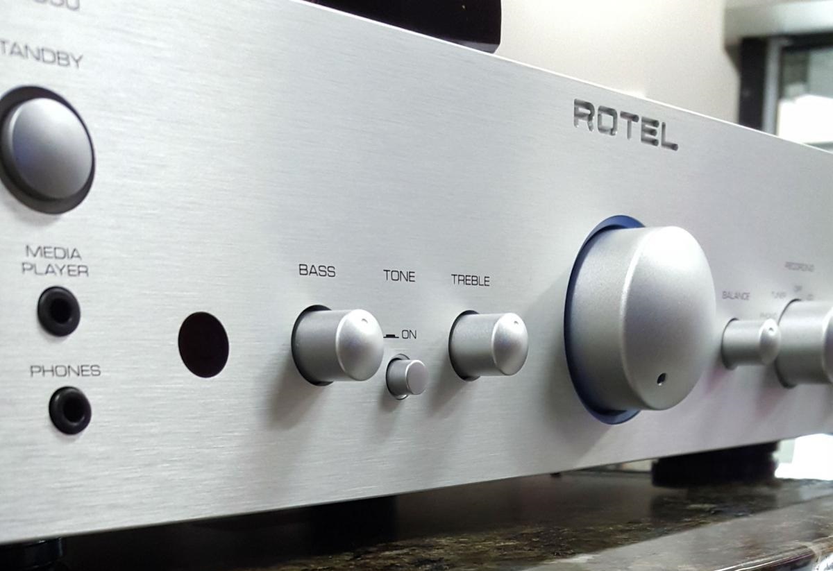 Pre ampli Rotel RC-1550 dep