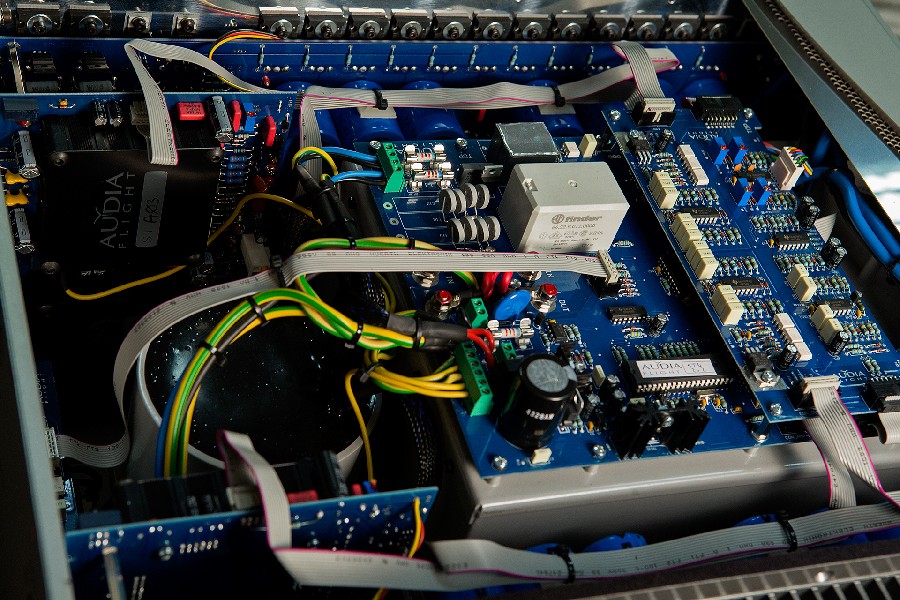 Stereo power ampli Audia Flight Strumento n°4 MK2 chi tiet