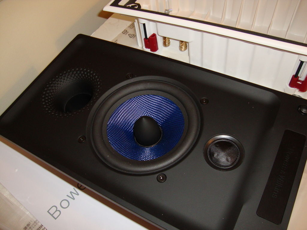 loa B&W CWM7.5 chuan