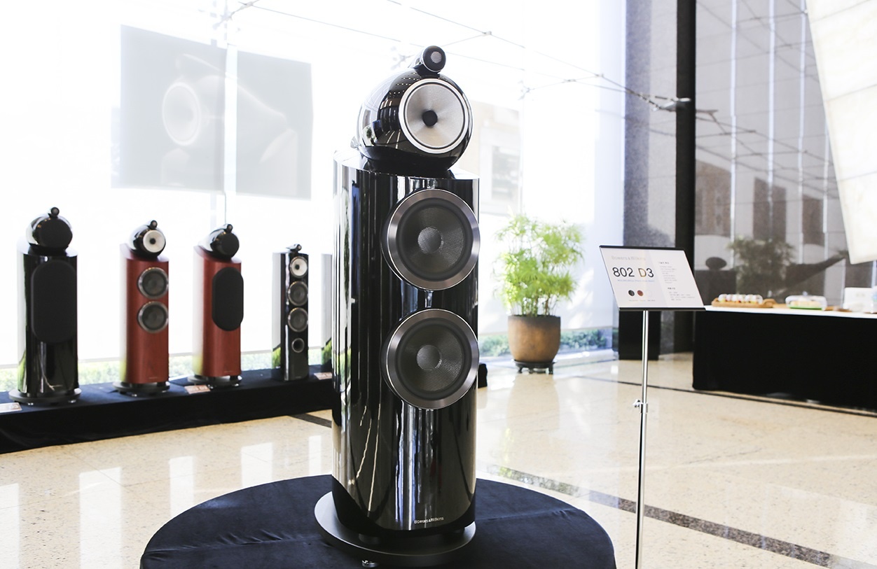 Loa B&W 802 D3 chuan