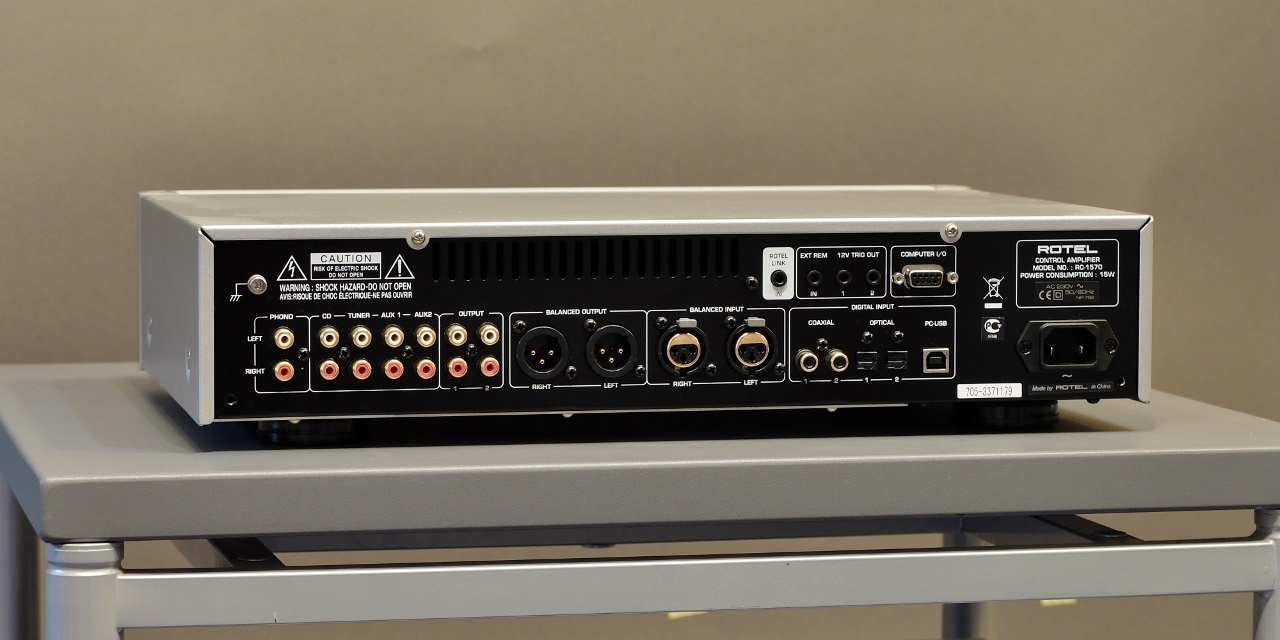 Pre ampli Rotel RC-1570 mat sau
