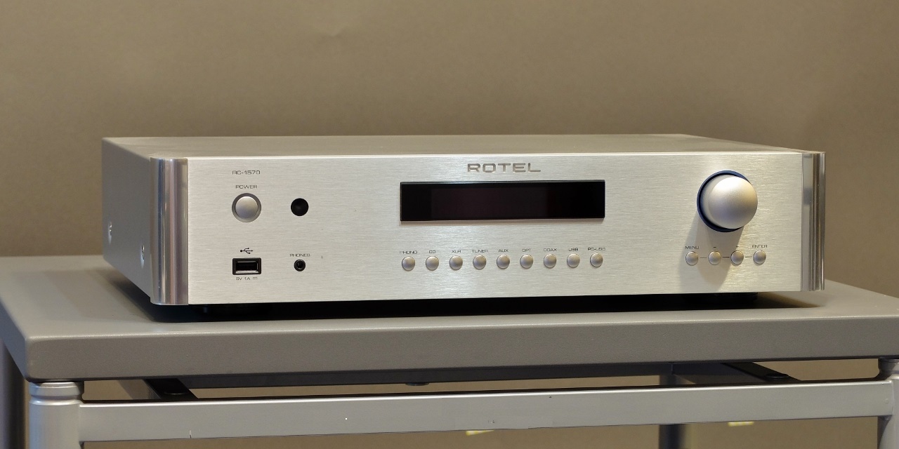 Pre ampli Rotel RC-1570 dep