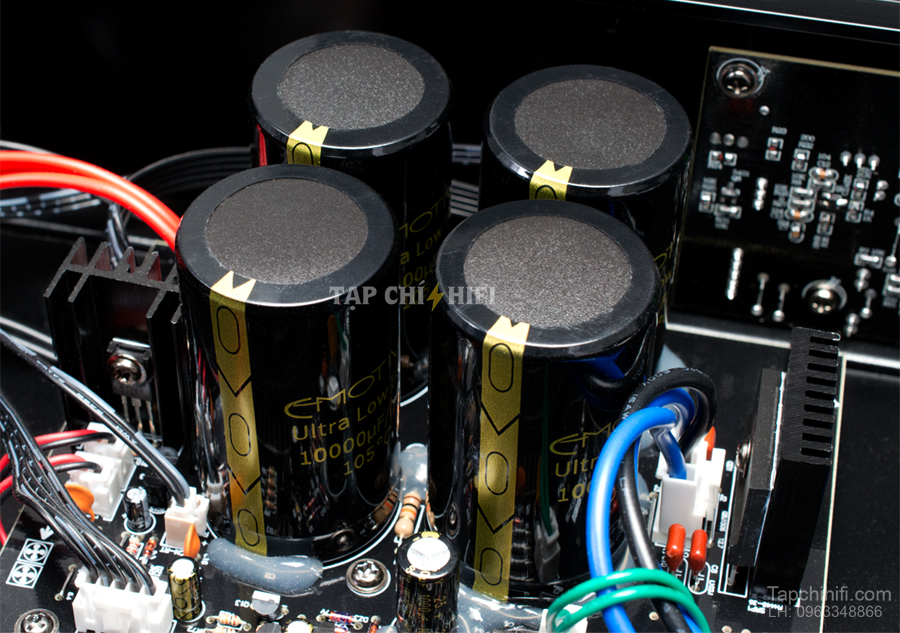 Power ampli Emotiva BasX A-800 chat