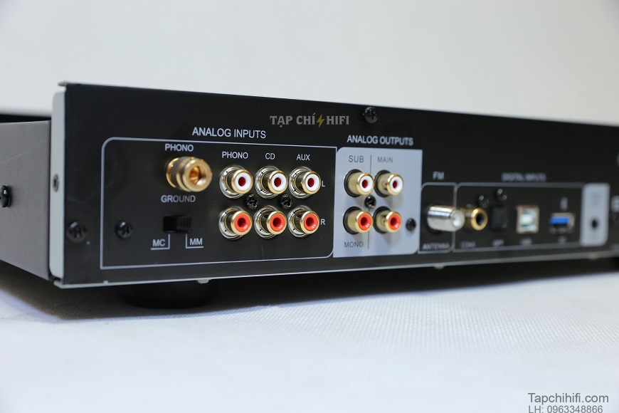 pre ampli Emotiva PT-100 mat sau