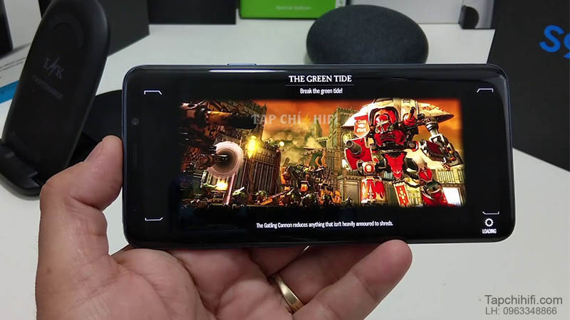 Smartphone choi game dep