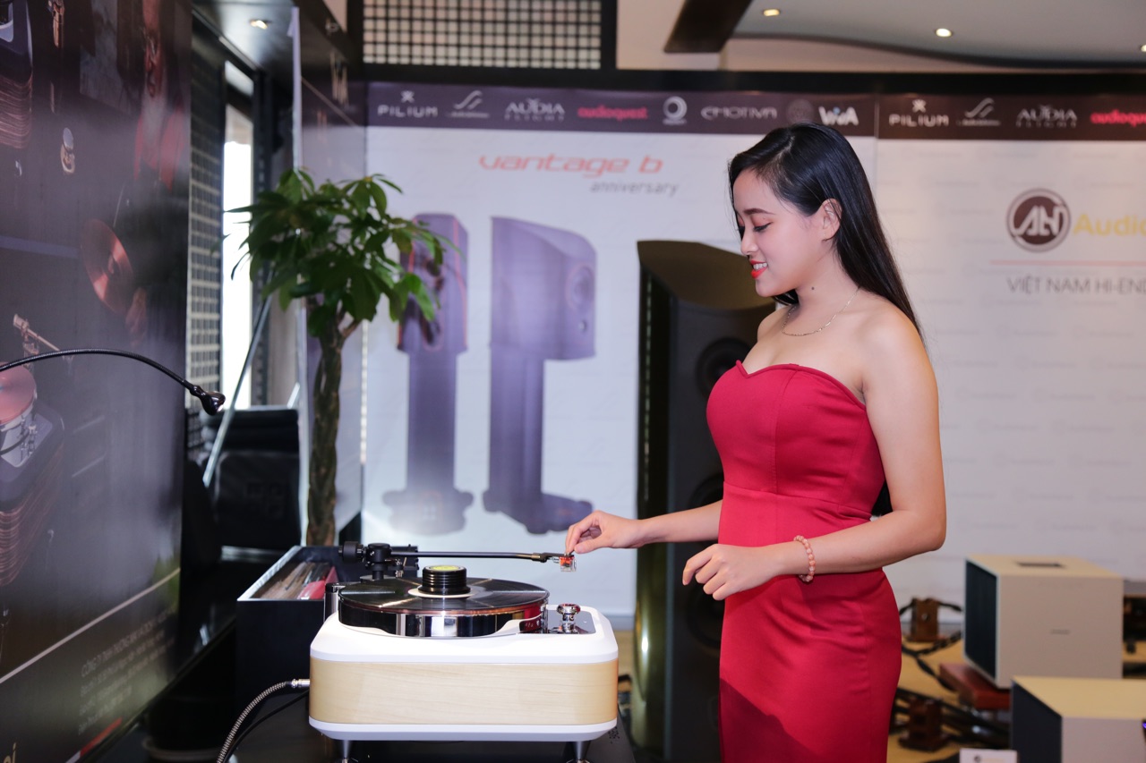 Vietnam Hi-end Show 2018 dau dia than chuan