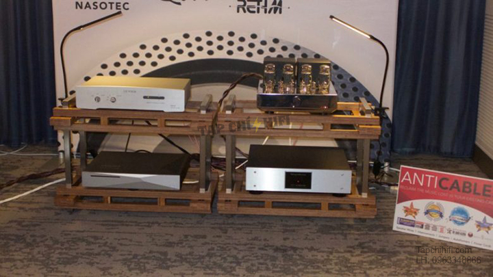 Ampli Audio Hungary Qualiton A50i trong bo dan tapchihifi