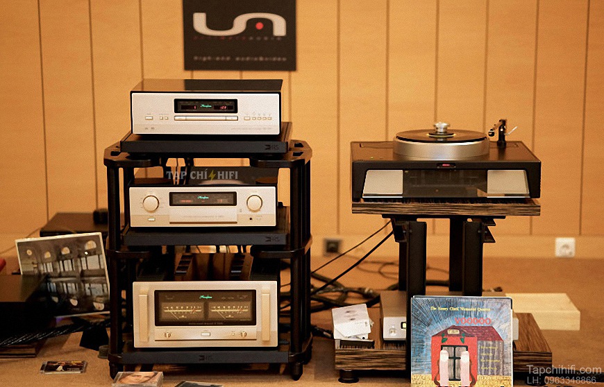 Power ampli Accuphase P-7300 tot