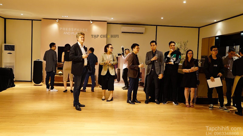 Loa di dong Beosound Edge tai trien lam