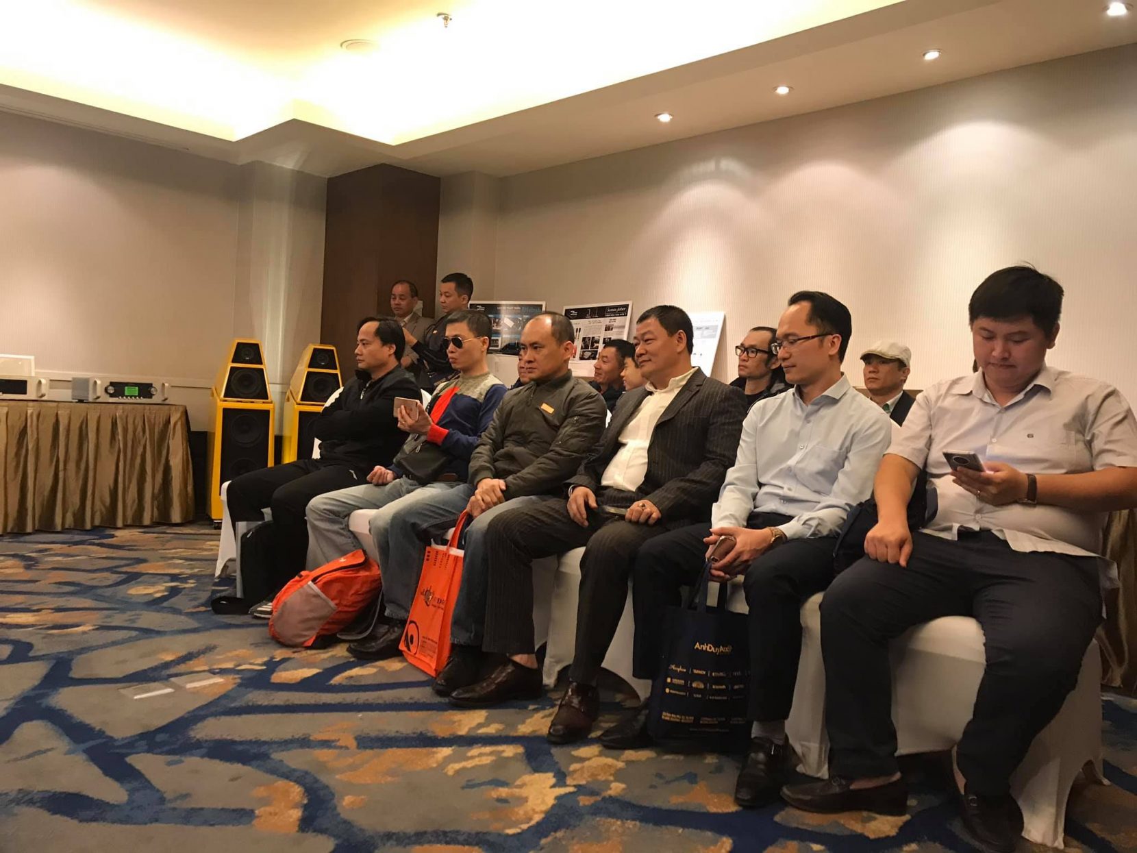 khach tham du hi end show 2019 