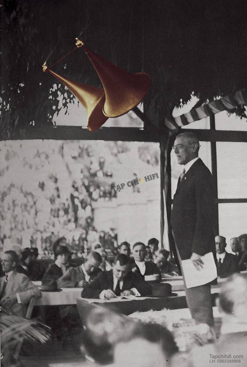 lich su ra doi cua loa 