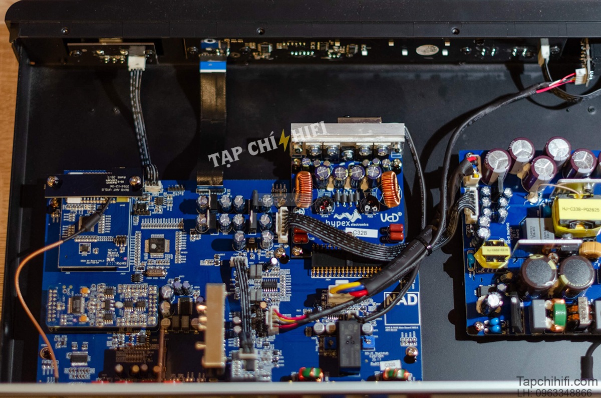 ampli NAD C 328 ben trong