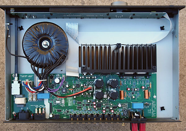 Ampli Arcam FMJ A19 trong