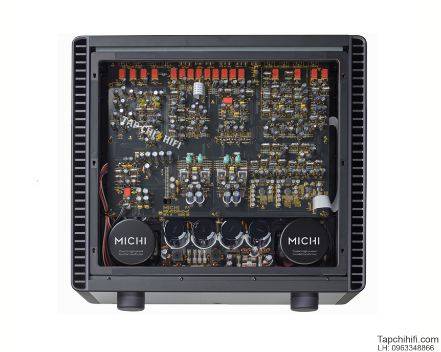 Rotel Michi P5 trong