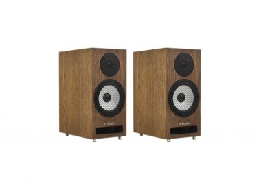 loa Pylon Ruby Monitor truoc